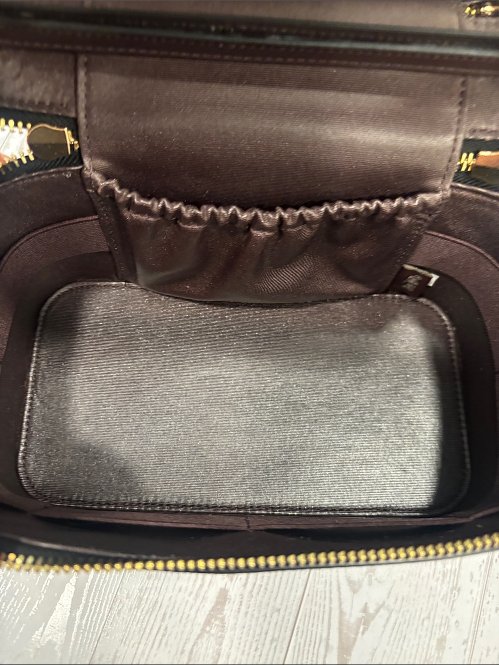 Coach Black Leather Vanity Case with Gold Hardware - Picture 5 of 11